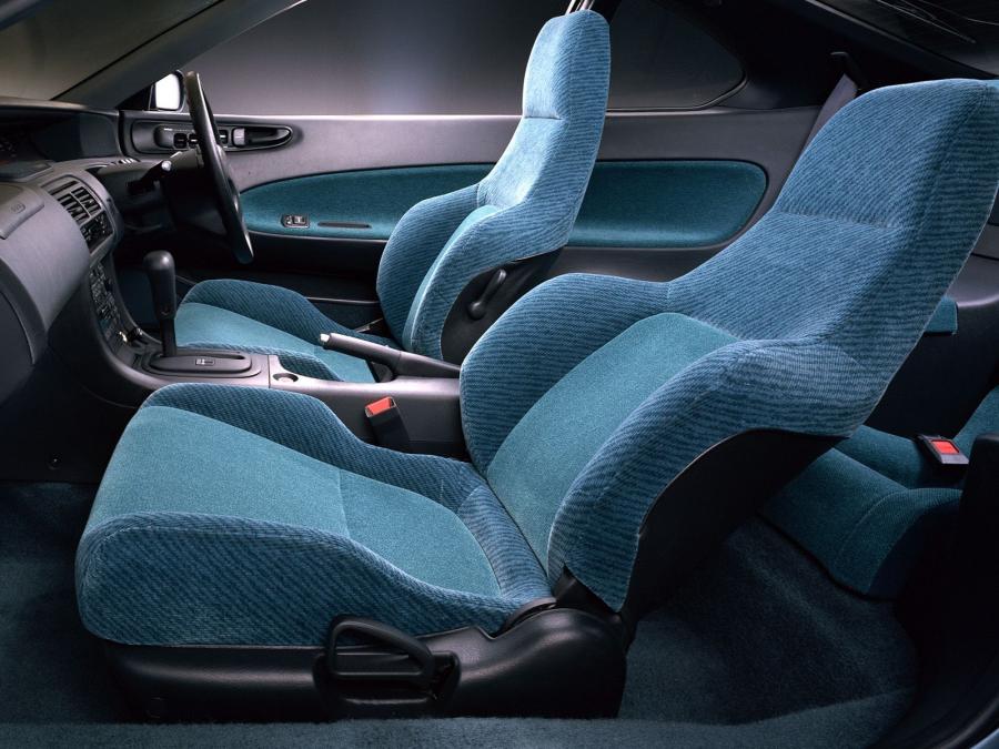 Интерьер Honda Prelude Si VTEC 1991 года  (фото 8 из 10)